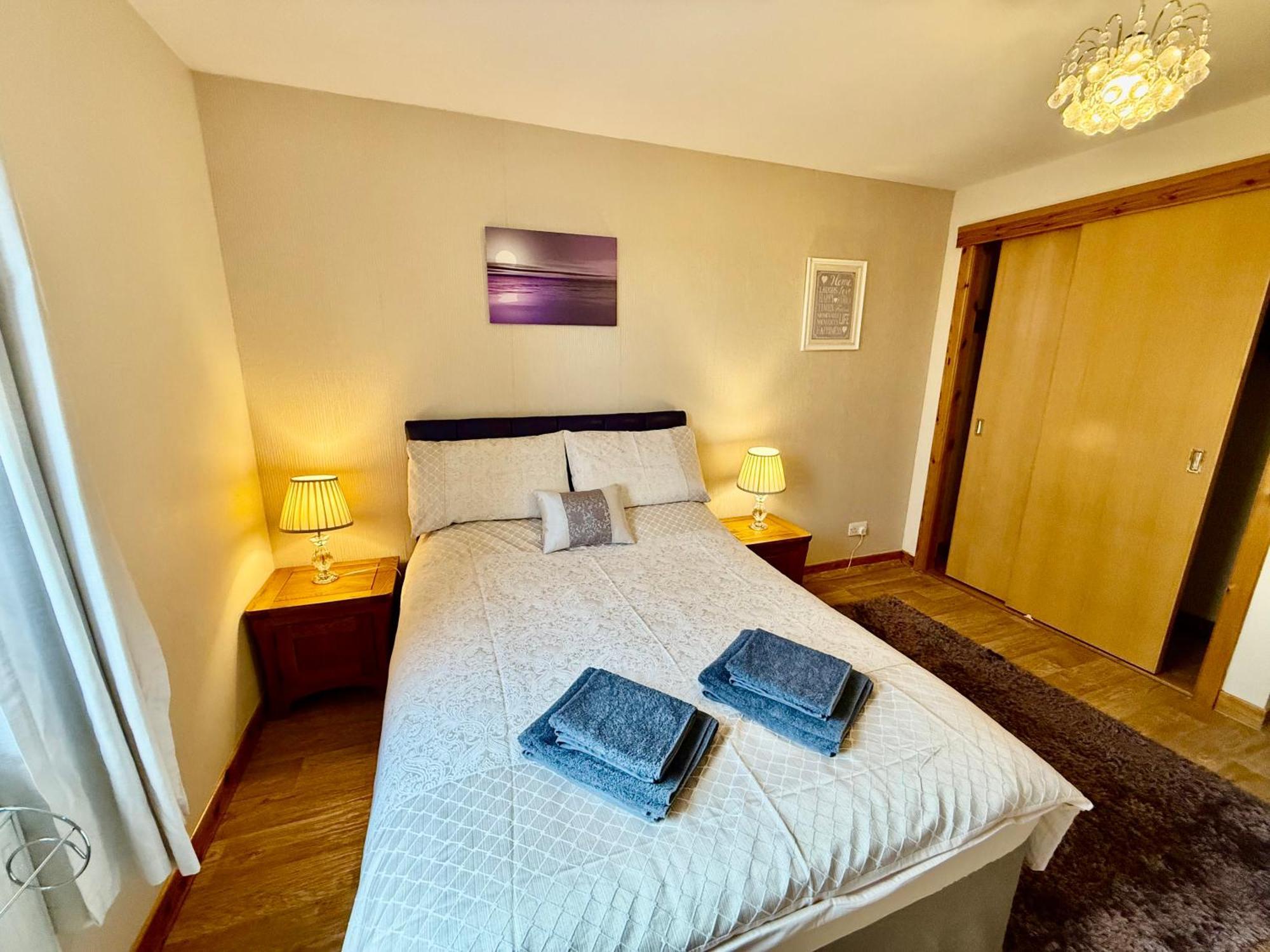 Azim And Suzi'S City Centre Apartment อินเวอร์เนส ภายนอก รูปภาพ