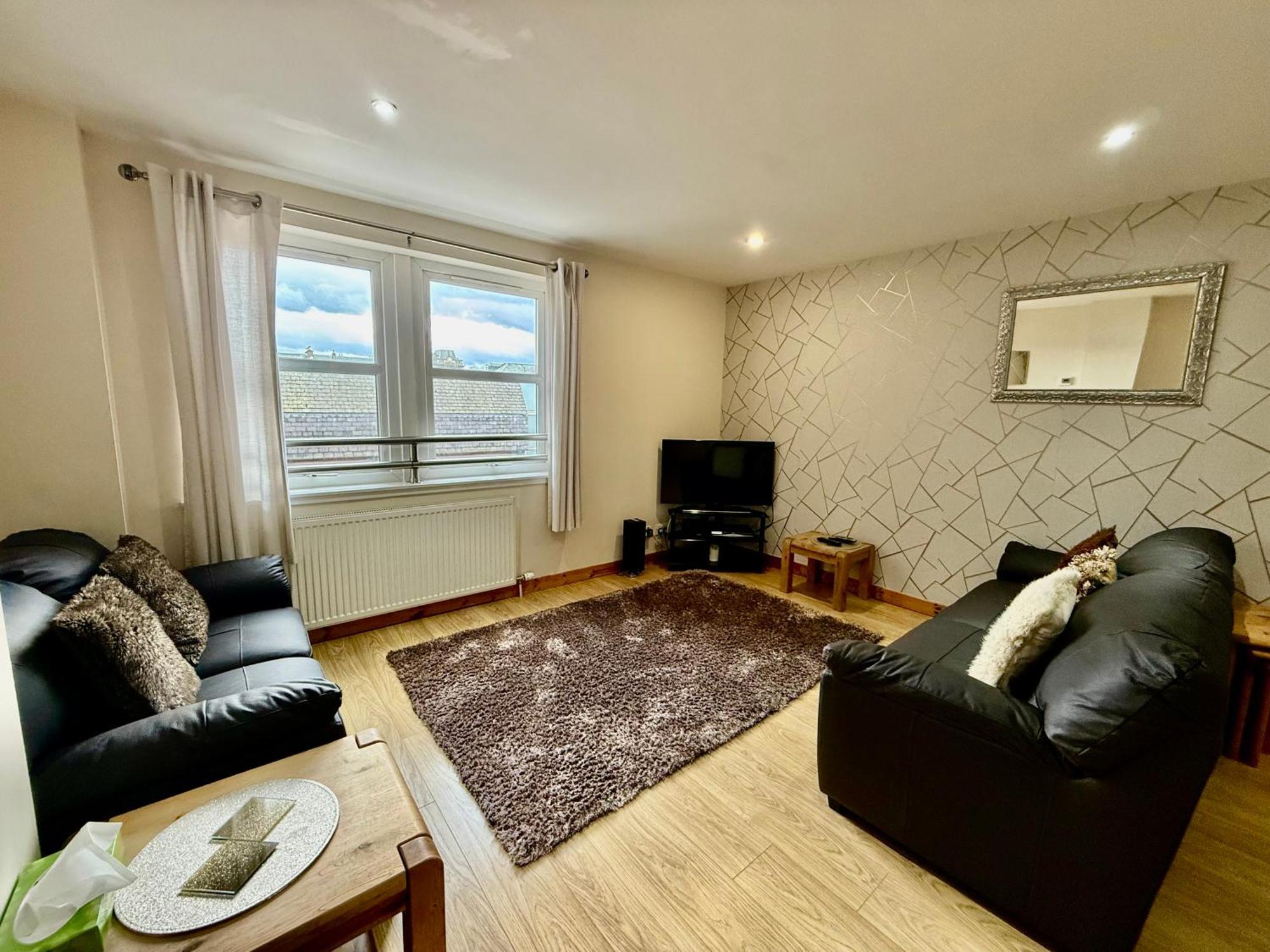 Azim And Suzi'S City Centre Apartment อินเวอร์เนส ภายนอก รูปภาพ