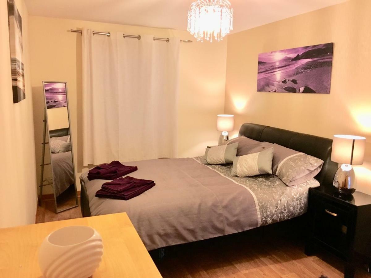 Azim And Suzi'S City Centre Apartment อินเวอร์เนส ภายนอก รูปภาพ