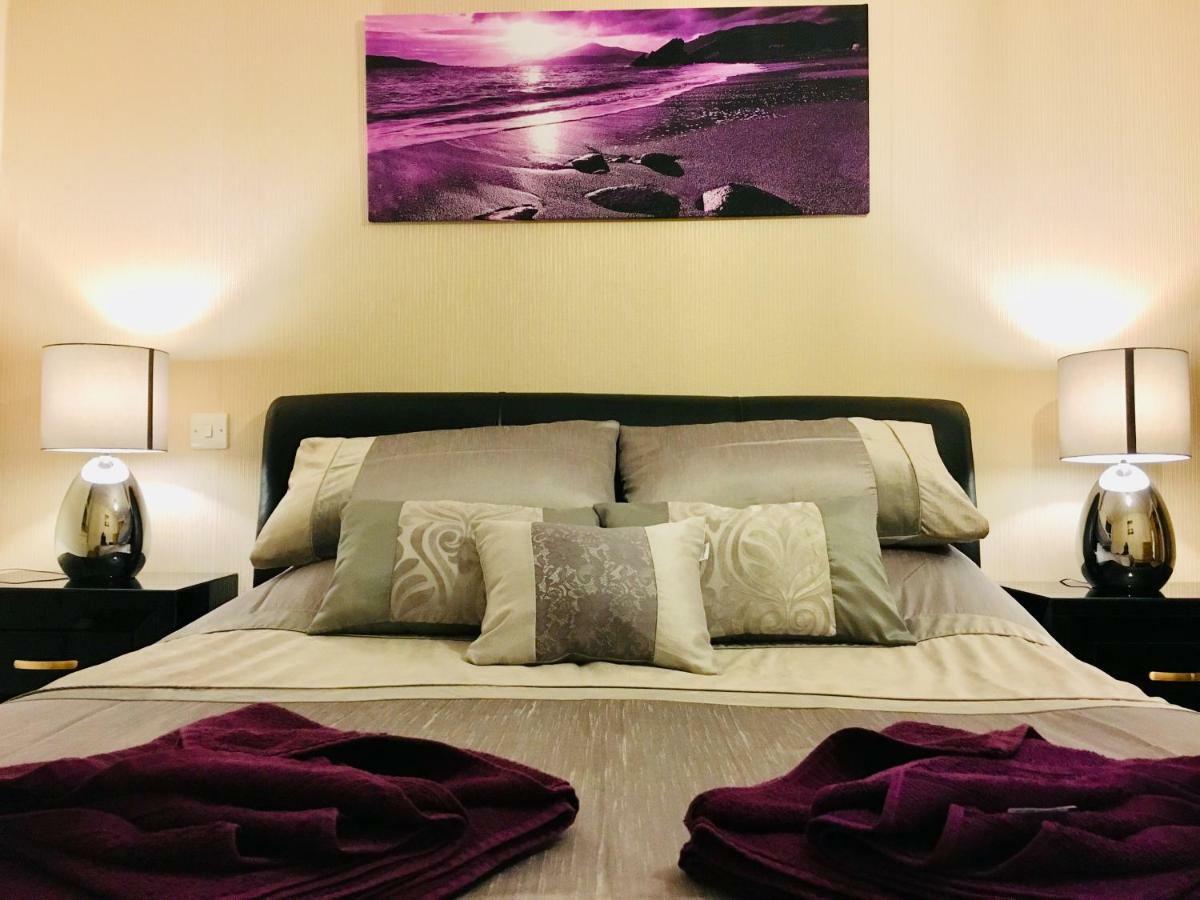 Azim And Suzi'S City Centre Apartment อินเวอร์เนส ภายนอก รูปภาพ