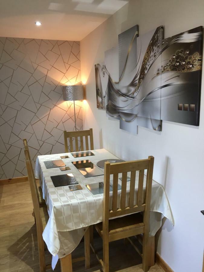 Azim And Suzi'S City Centre Apartment อินเวอร์เนส ภายนอก รูปภาพ