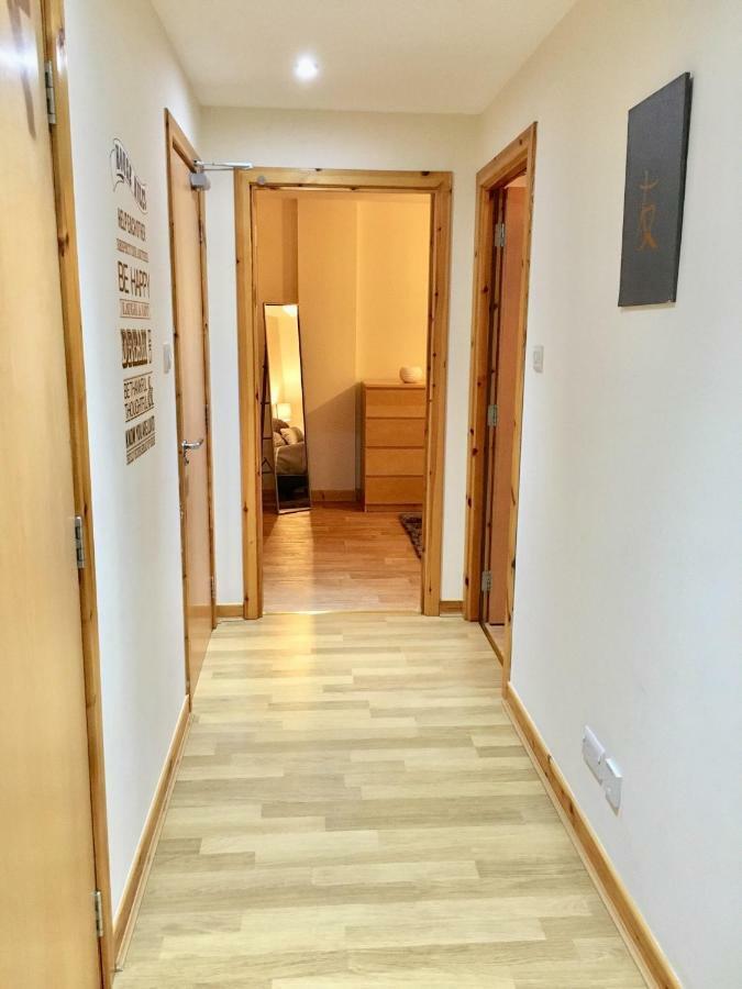 Azim And Suzi'S City Centre Apartment อินเวอร์เนส ภายนอก รูปภาพ